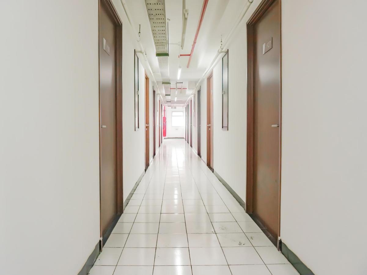 Oyo 90241 Sirooms Apartmen Gunung Putri Bogor Extérieur photo