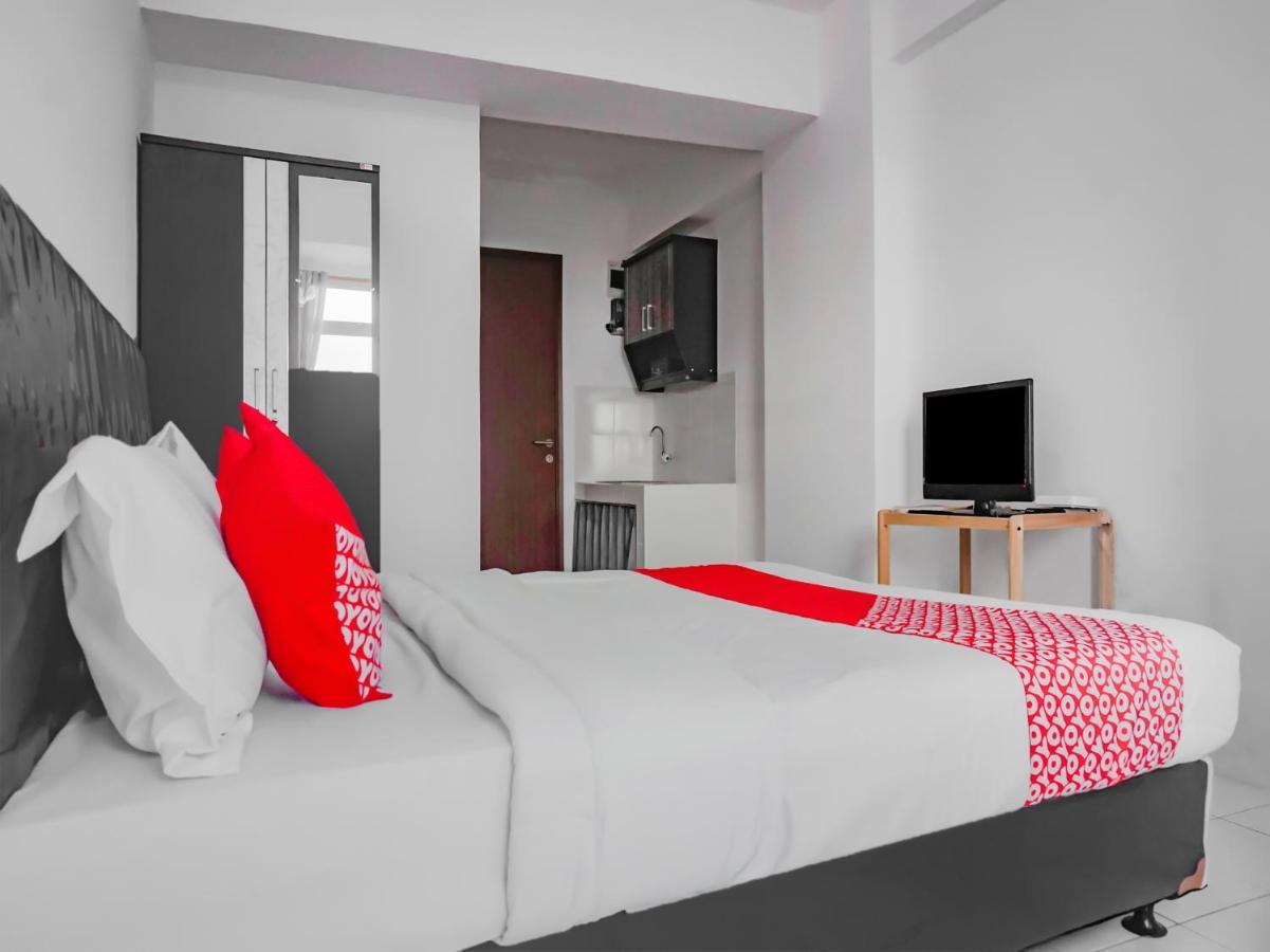 Oyo 90241 Sirooms Apartmen Gunung Putri Bogor Extérieur photo