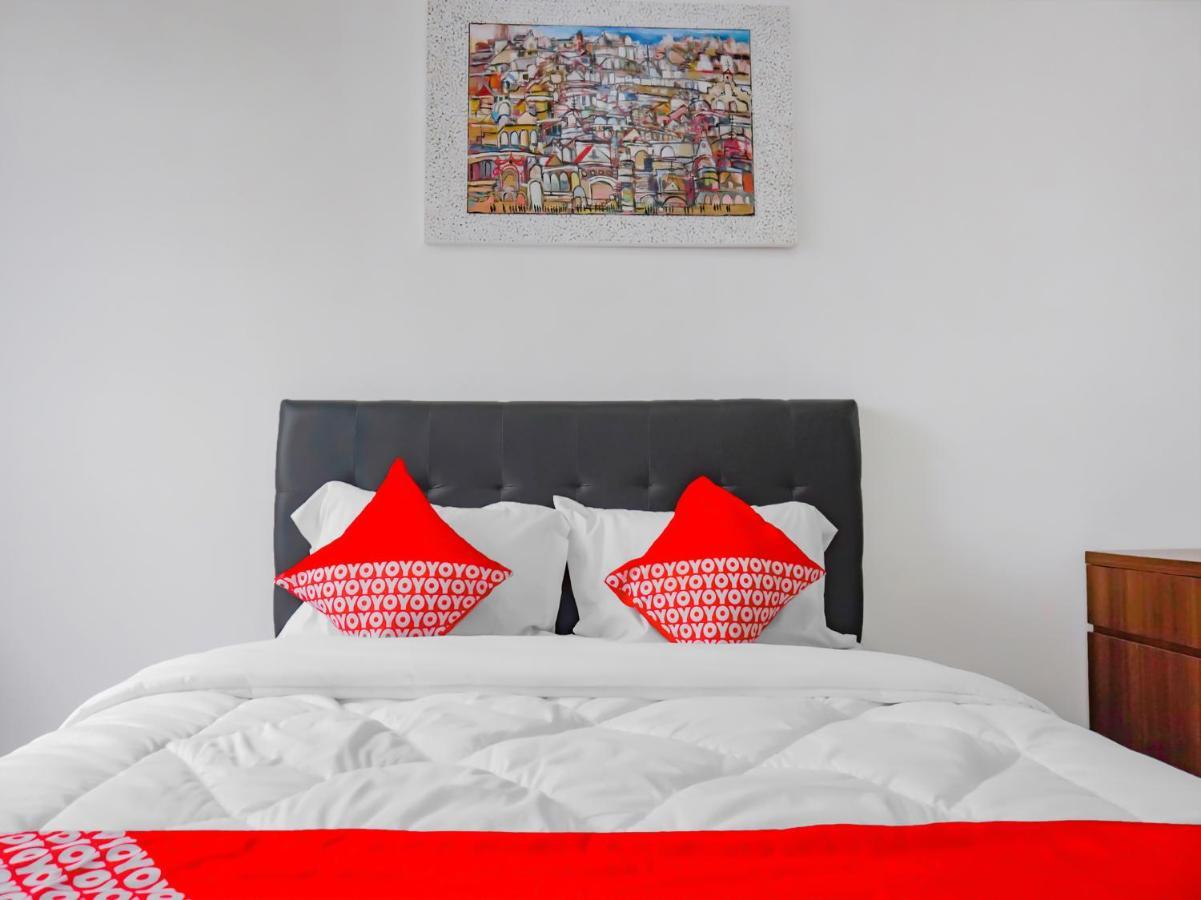 Oyo 90241 Sirooms Apartmen Gunung Putri Bogor Extérieur photo