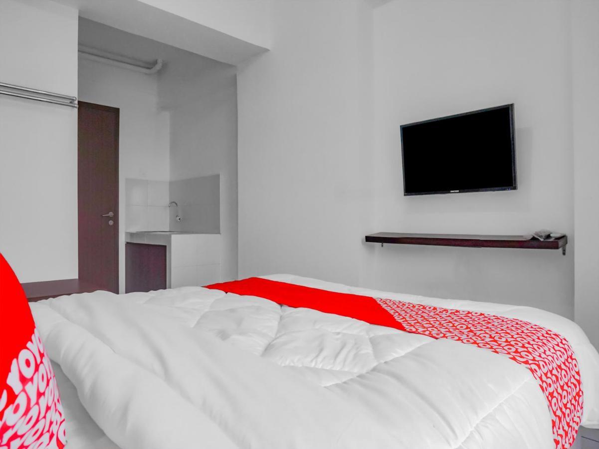 Oyo 90241 Sirooms Apartmen Gunung Putri Bogor Extérieur photo